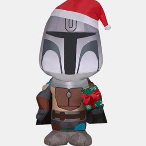 Star Wars Christmas Gemmy Inflatable Mandalorian with gift box, 3.5 ft